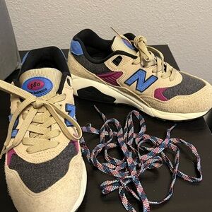 New Balance x Levi’s 580, Men 6, Women 7.5 (comes with both laces)